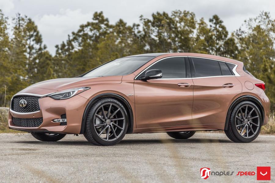 Infiniti QX30S 2.0t AWD on Vossen Wheels (CVT) 2017 года  (фото 17 из 24)